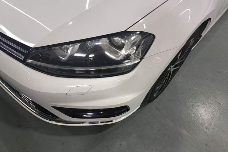 Used Volkswagen Golf 2016 1.4TSI Automatic R-Line Left Front Headlight