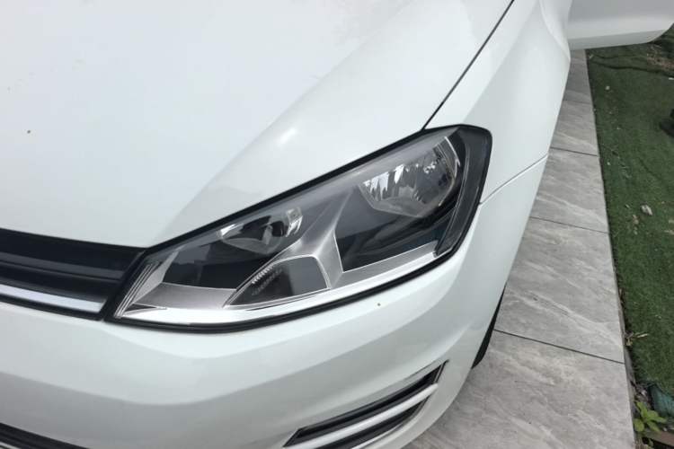 Used Volkswagen Golf 2016 230TSI Automatic Comfort Version Left Front Headlight