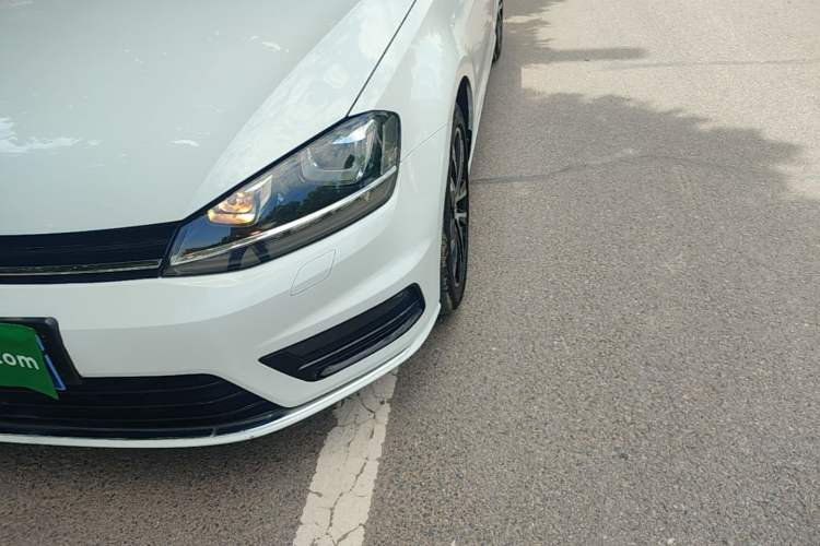 Used Volkswagen Golf 2016 1.4TSI Automatic R-Line Left Front Headlight