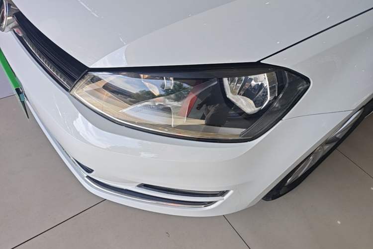 Used Volkswagen Golf 2016 1.6L Automatic Fashion Model Left Front Headlight