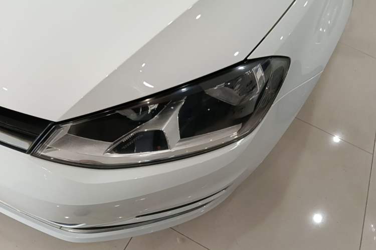 Used Volkswagen Golf 2016 1.6L Automatic Comfort Model Left Front Headlight