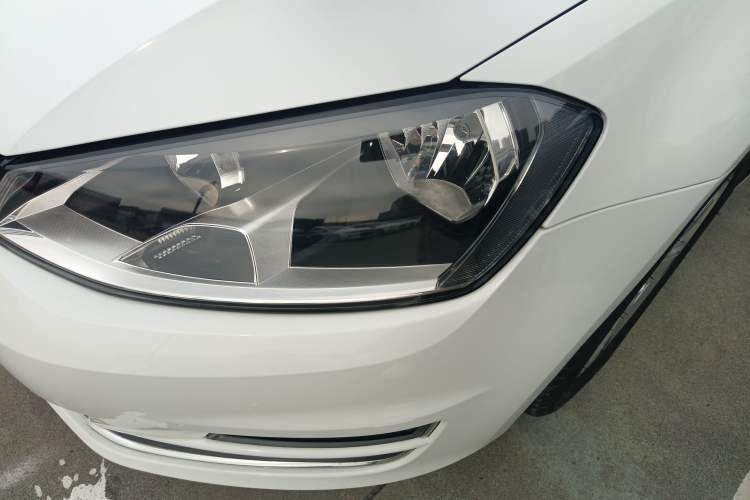 Used Volkswagen Golf 2016 230TSI Automatic Comfort Version Left Front Headlight