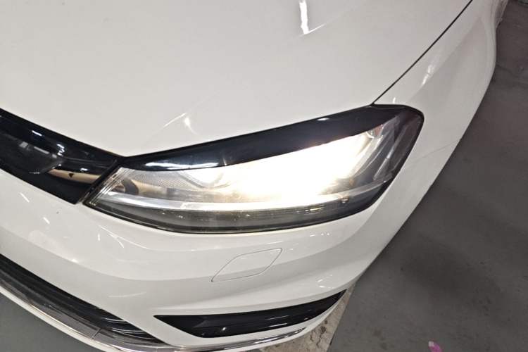 Used Volkswagen Golf 2016 1.4TSI Automatic R-Line Left Front Headlight