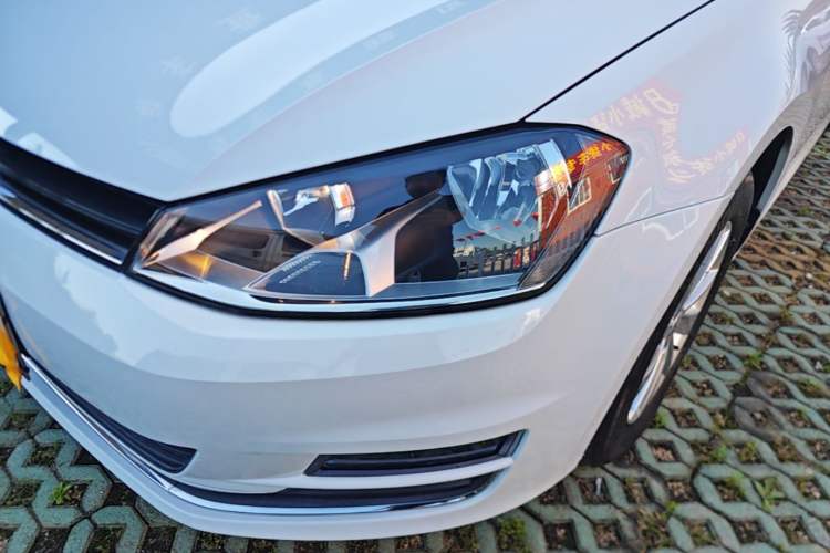 Used Volkswagen Golf 2016 1.6L Automatic Fashion Model Left Front Headlight