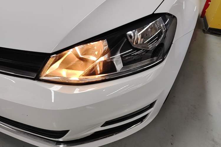 Used Volkswagen Golf 2016 1.6L Automatic Comfort Model Left Front Headlight