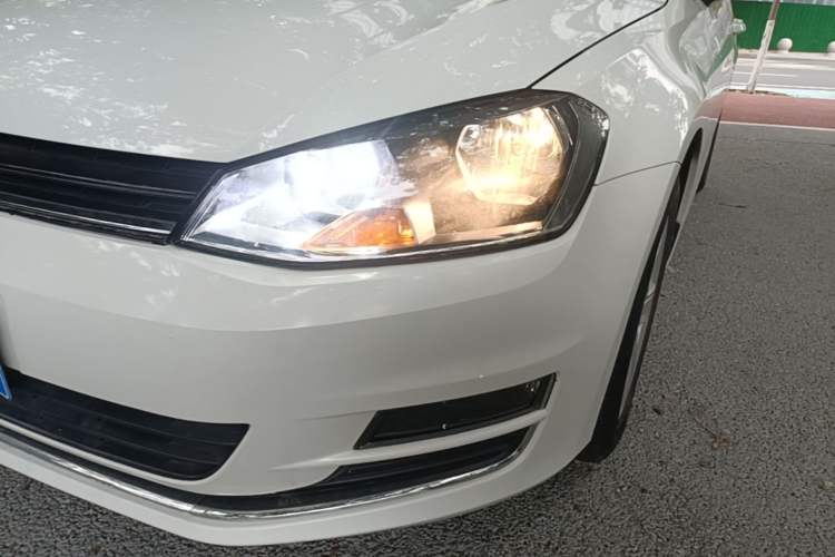 Used Volkswagen Golf 2016 1.6L Automatic Comfort Model Left Front Headlight