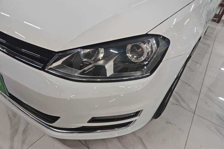 Used Volkswagen Golf 2016 230TSI Automatic Comfort Version Left Front Headlight