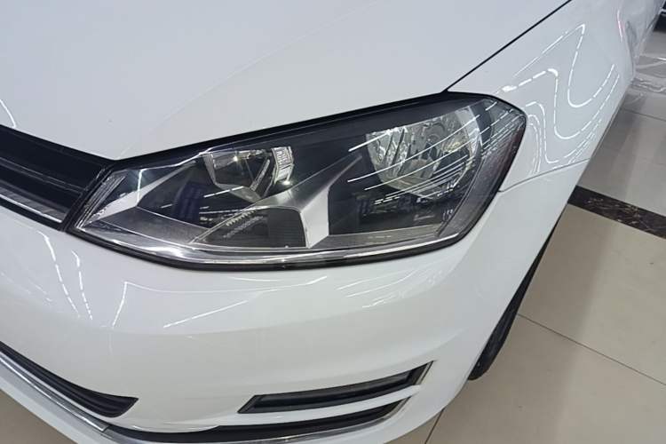 Used Volkswagen Golf 2016 1.6L Automatic Comfort Model Left Front Headlight