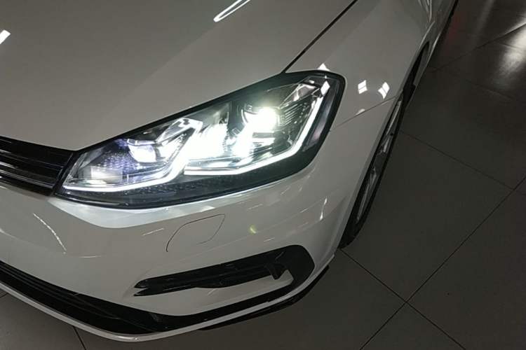 Used Volkswagen Golf 2016 1.6L Automatic Comfort Model Left Front Headlight