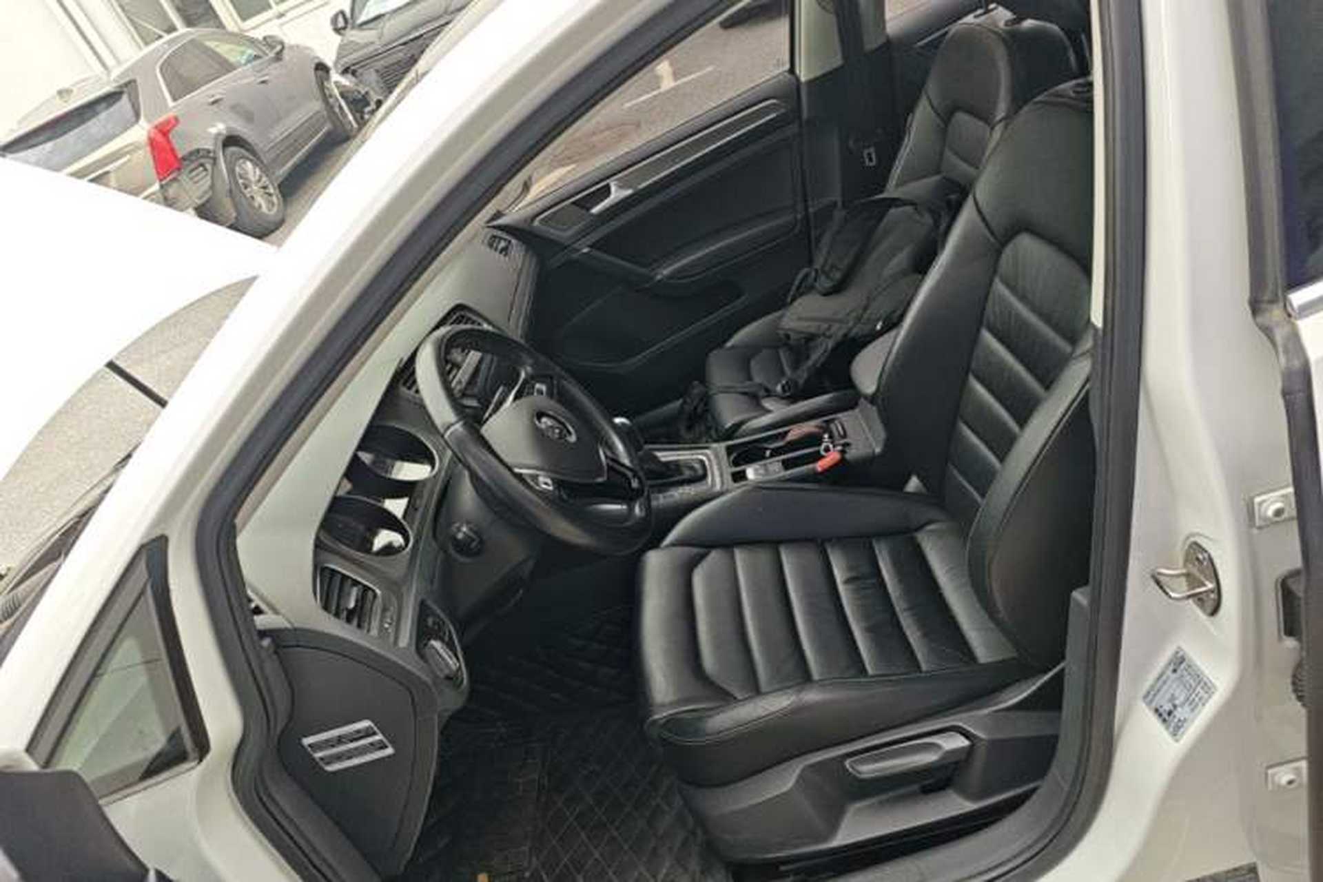 Used Volkswagen Golf 2016 230TSI Automatic Luxury Version Left Front Seat