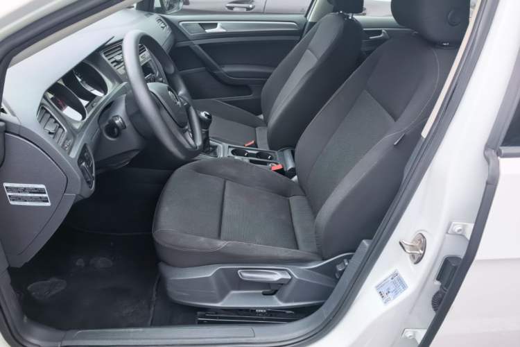 Used Volkswagen Golf 2016 1.6L Manual Fashion Edition Left Front Seat