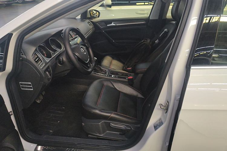 Used Volkswagen Golf 2016 1.6L Automatic Comfort Model Left Front Seat