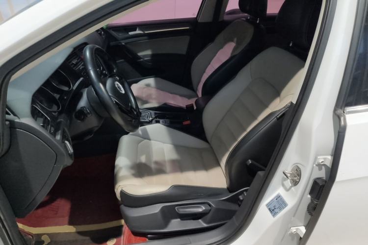 Used Volkswagen Golf 2016 230TSI Automatic Luxury Version Left Front Seat