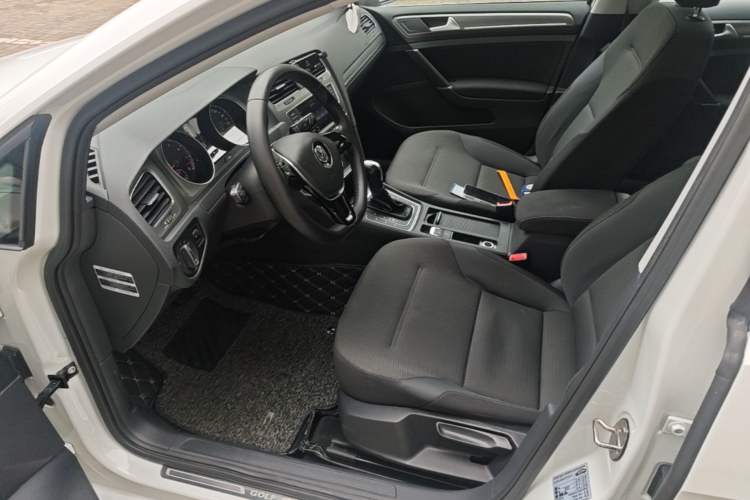Used Volkswagen Golf 2016 230TSI Automatic Comfort Version Left Front Seat