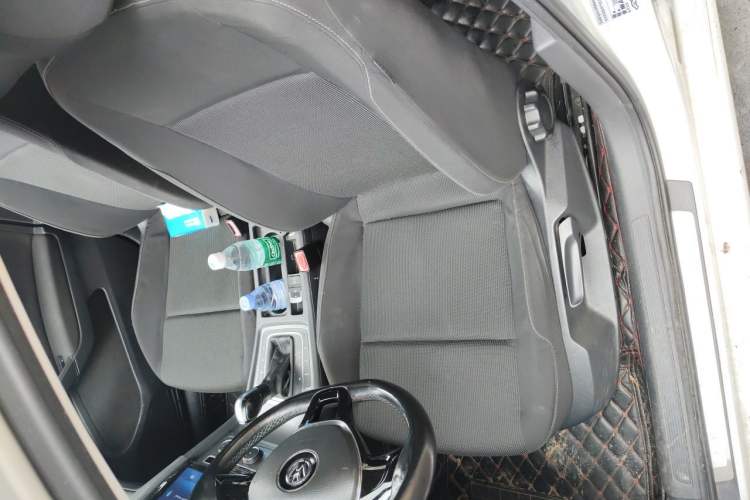 Used Volkswagen Golf 2016 1.6L Automatic Fashion Model Left Front Seat