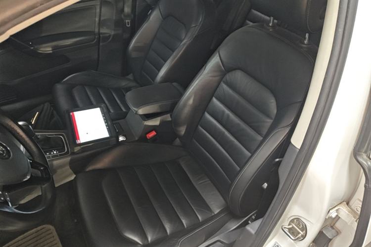 Used Volkswagen Golf 2016 230TSI Automatic Luxury Version Left Front Seat