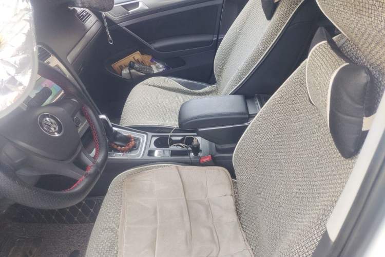 Used Volkswagen Golf 2016 1.6L Automatic Fashion Model Left Front Seat