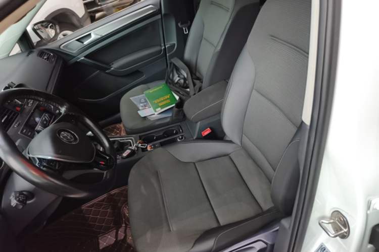 Used Volkswagen Golf 2016 1.6L Automatic Comfort Model Left Front Seat
