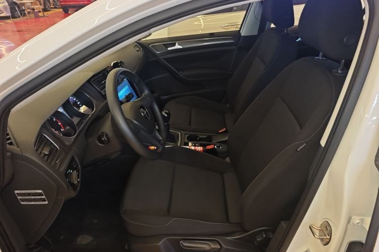 Used Volkswagen Golf 2016 1.6L Manual Fashion Edition Left Front Seat