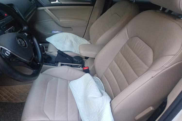 Used Volkswagen Golf 2016 230TSI Automatic Luxury Version Left Front Seat