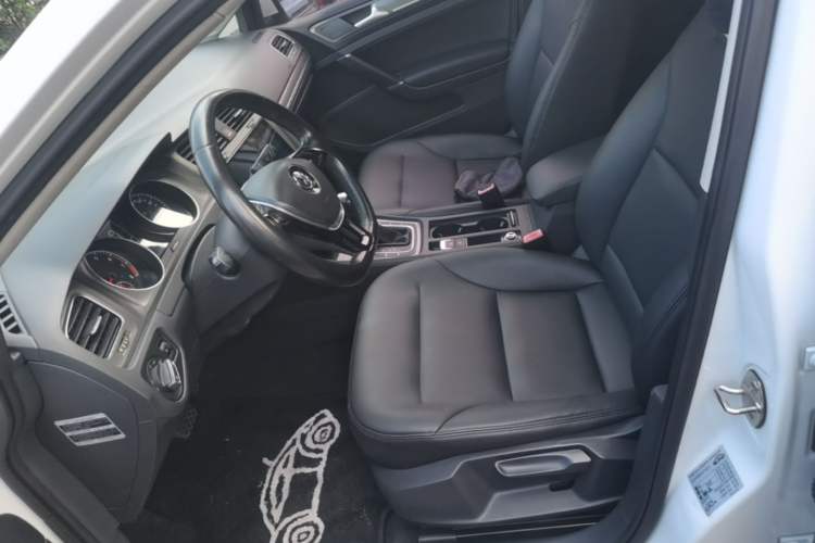 Used Volkswagen Golf 2016 1.6L Automatic Comfort Model Left Front Seat
