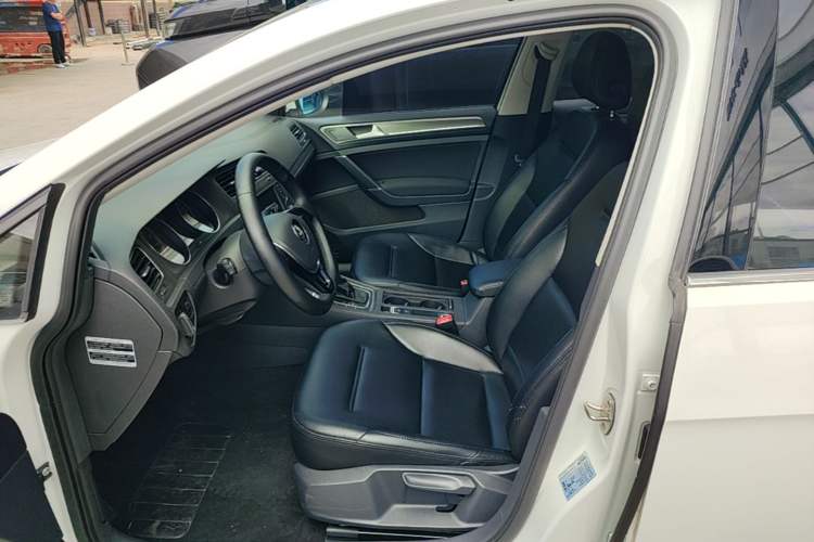 Used Volkswagen Golf 2016 230TSI Automatic Comfort Version Left Front Seat
