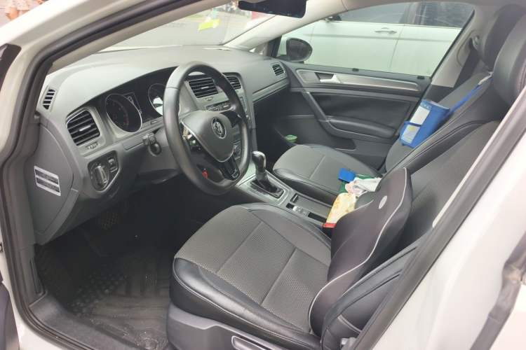 Used Volkswagen Golf 2016 1.6L Automatic Comfort Model Left Front Seat