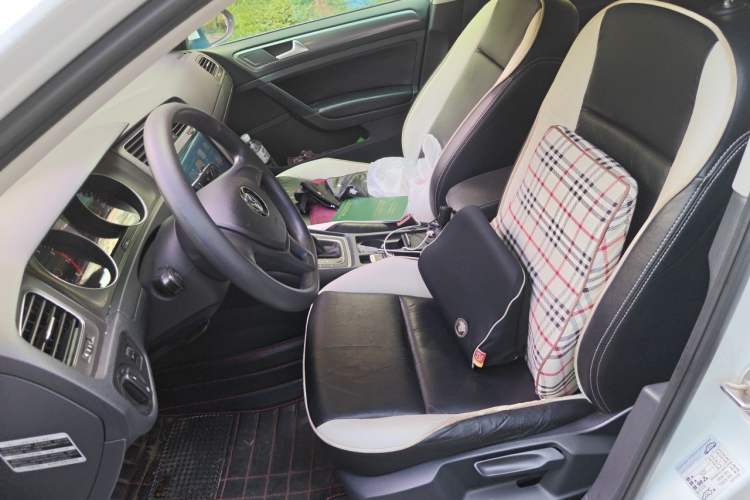 Used Volkswagen Golf 2016 1.6L Automatic Fashion Model Left Front Seat