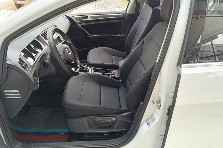 Used Volkswagen Golf 2016 1.6L Automatic Comfort Model Left Front Seat