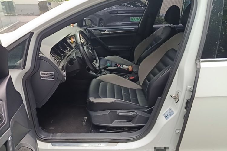 Used Volkswagen Golf 2016 1.4TSI Automatic R-Line Left Front Seat