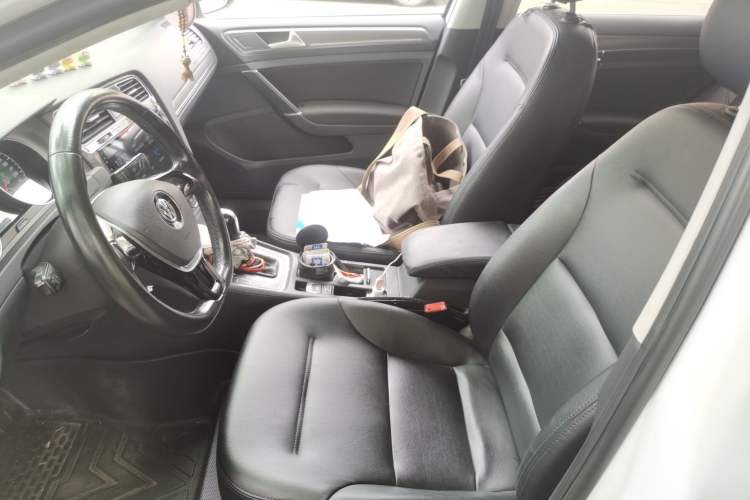 Used Volkswagen Golf 2016 1.6L Automatic Comfort Model Left Front Seat