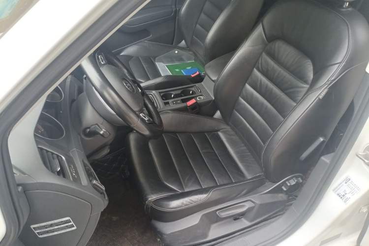 Used Volkswagen Golf 2016 230TSI Automatic Luxury Version Left Front Seat