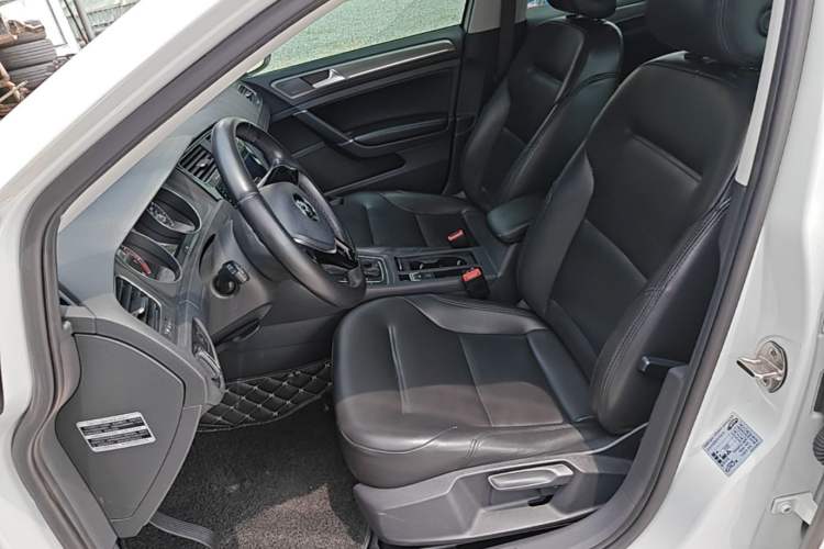 Used Volkswagen Golf 2016 230TSI Automatic Comfort Version Left Front Seat