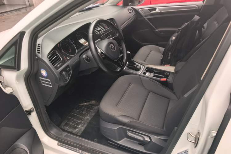 Used Volkswagen Golf 2016 230TSI Automatic Comfort Version Left Front Seat