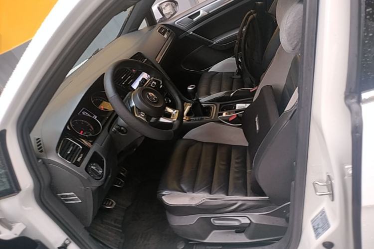 Used Volkswagen Golf 2016 1.4TSI Manual R-Line Left Front Seat