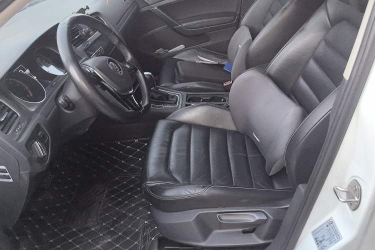 Used Volkswagen Golf 2016 230TSI Automatic Luxury Version Left Front Seat