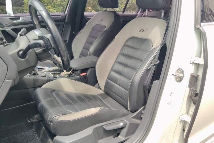 Used Volkswagen Golf 2016 1.4TSI Automatic R-Line Left Front Seat