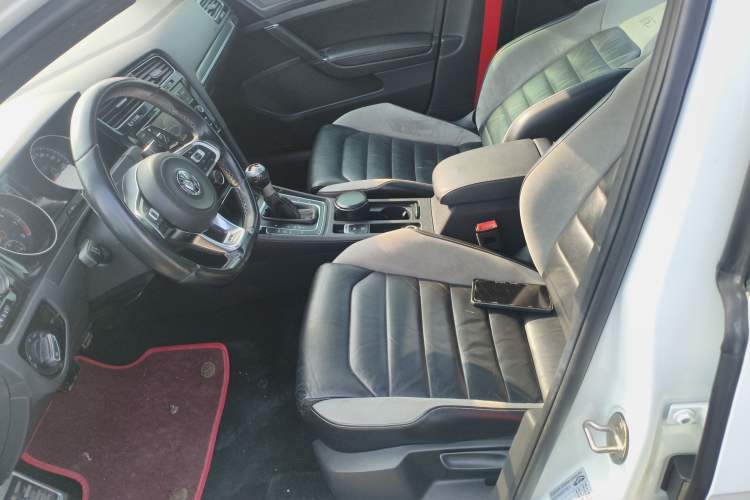 Used Volkswagen Golf 2016 1.4TSI Automatic R-Line Left Front Seat