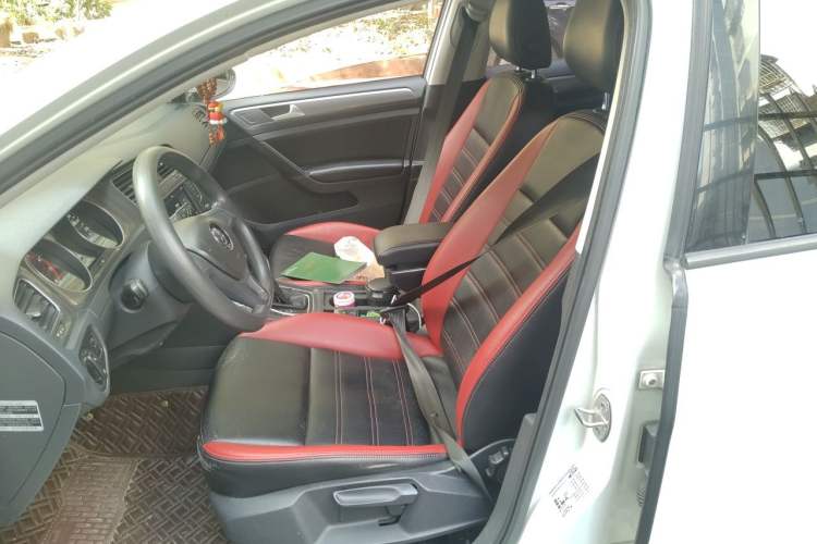 Used Volkswagen Golf 2016 1.6L Automatic Fashion Model Left Front Seat