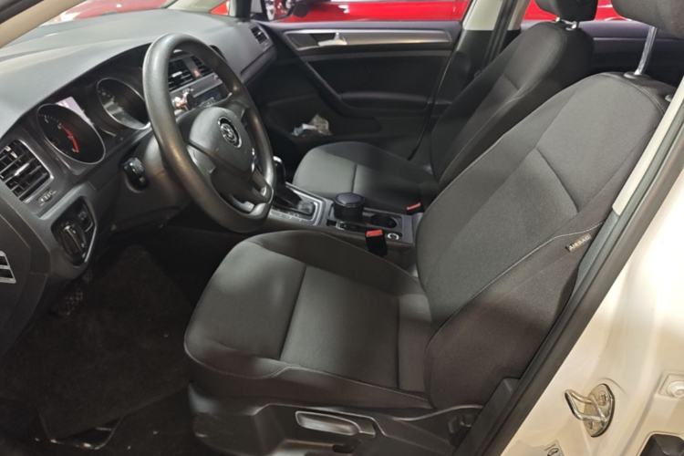Used Volkswagen Golf 2016 1.6L Automatic Fashion Model Left Front Seat
