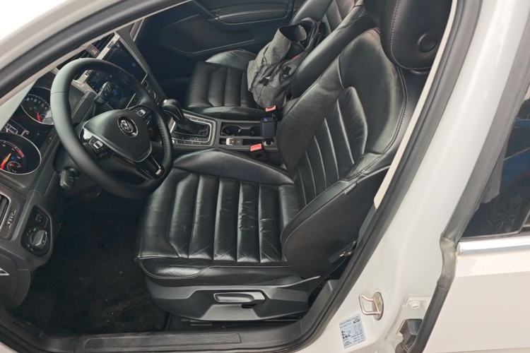 Used Volkswagen Golf 2016 230TSI Automatic Luxury Version Left Front Seat