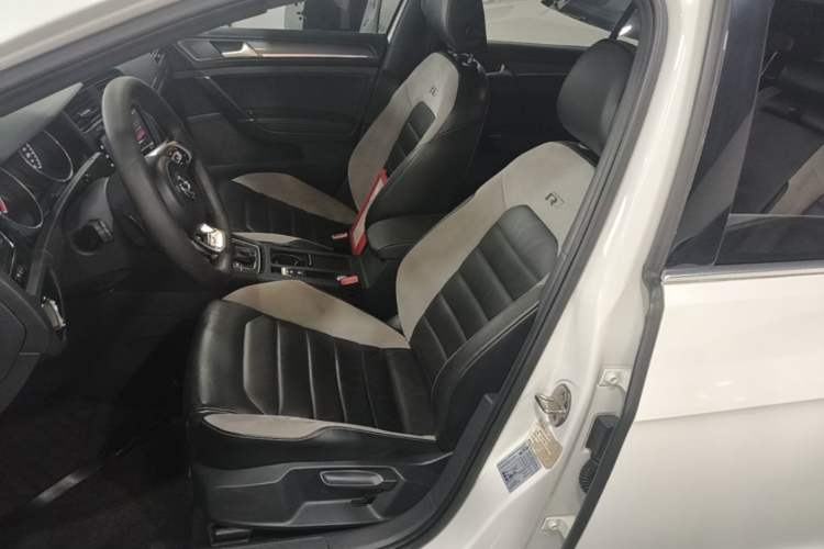Used Volkswagen Golf 2016 1.4TSI Automatic R-Line Left Front Seat
