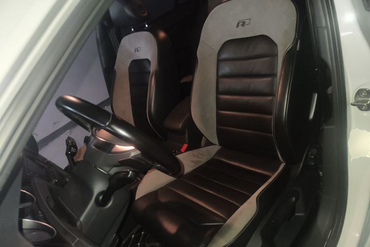 Used Volkswagen Golf 2016 1.4TSI Automatic R-Line Left Front Seat