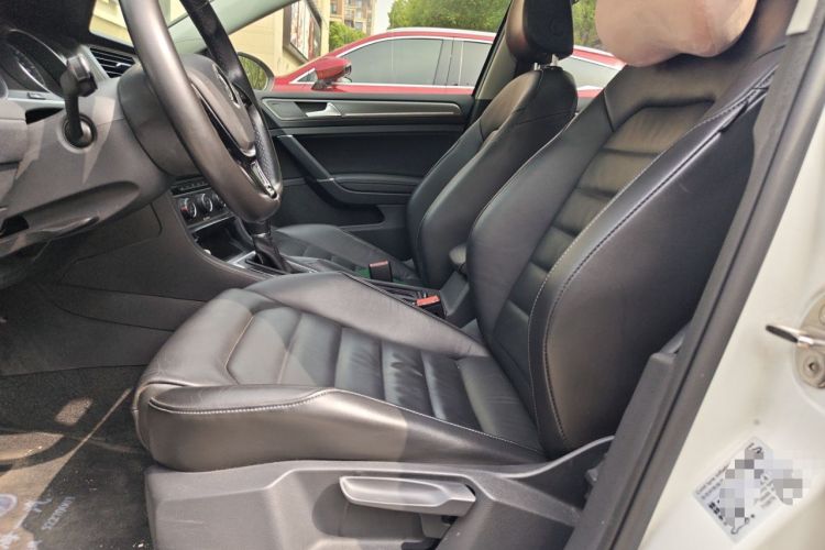 Used Volkswagen Golf 2016 230TSI Automatic Luxury Version Left Front Seat