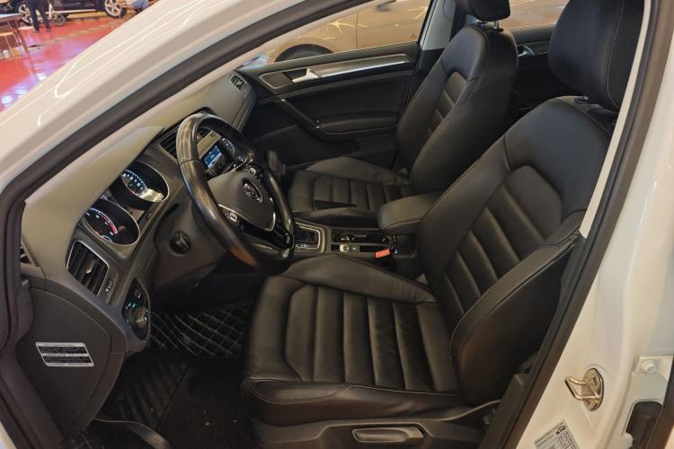 Used Volkswagen Golf 2016 230TSI Automatic Luxury Version Left Front Seat