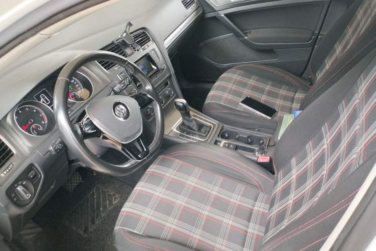 Used Volkswagen Golf 2016 230TSI Automatic Comfort Version Left Front Seat