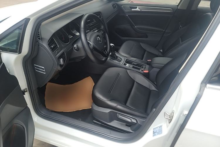 Used Volkswagen Golf 2016 230TSI Automatic Comfort Version Left Front Seat