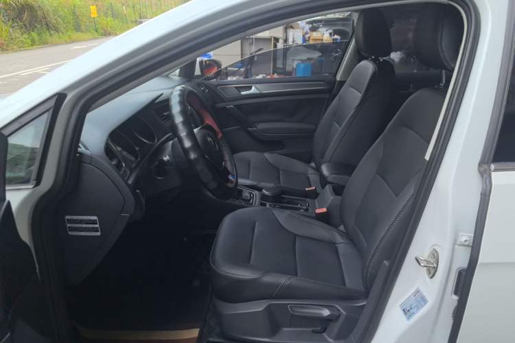 Used Volkswagen Golf 2016 230TSI Automatic Comfort Version Left Front Seat