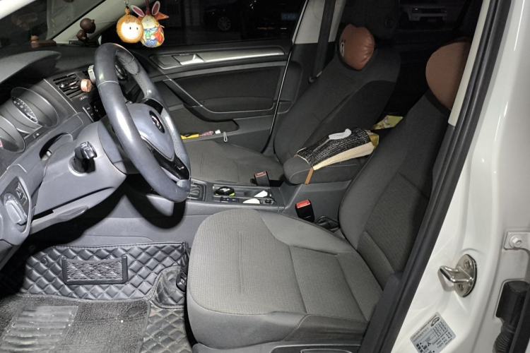 Used Volkswagen Golf 2016 1.6L Automatic Comfort Model Left Front Seat
