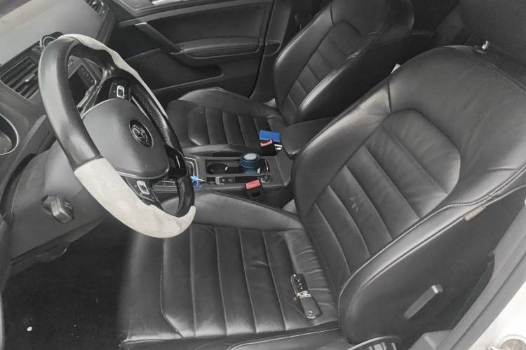 Used Volkswagen Golf 2016 230TSI Automatic Luxury Version Left Front Seat